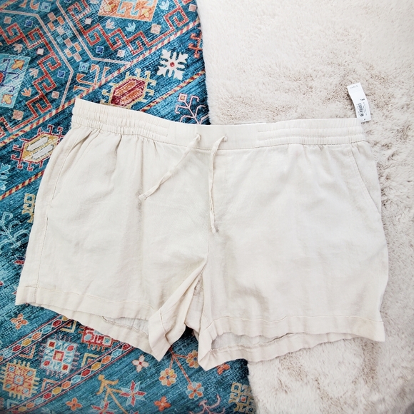Old Navy Pants - Old Navy Cream Pull On Shorts XXL BNWT